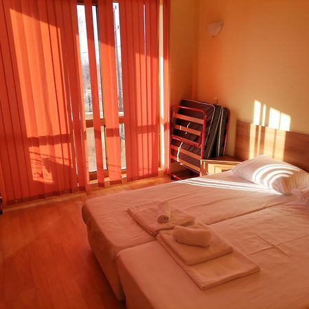 Villa B&B Varna Buitenkant foto