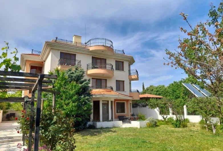 Villa B&B Varna Buitenkant foto